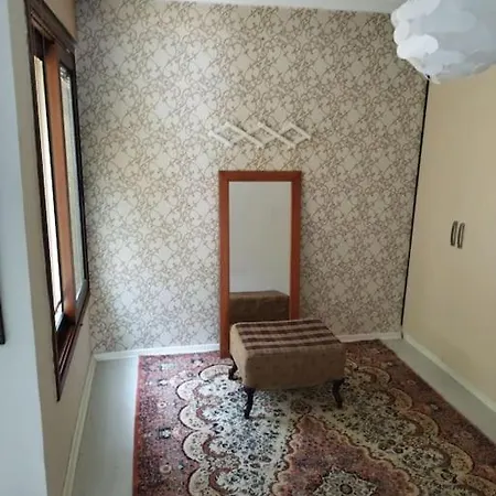 Duplex Flat With Terrace, In The Center. 아파트