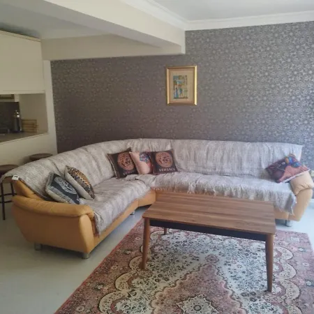 Duplex Flat With Terrace, In The Center. 아파트 이즈미르