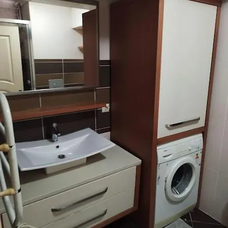 아파트 Duplex Flat With Terrace, In The Center. 이즈미르